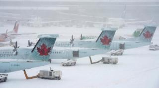 ALERTĂ DE CĂLĂTORIE! Ninsorile abundente şi viscolul puternic fac ravagii în Canada. Avertismentul MAE pentru români