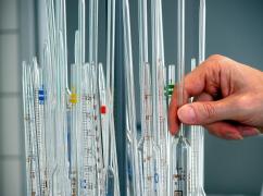 Cancerul ar putea fi ERADICAT. Cercetătorii au descoperit cum ar putea fi DISTRUSĂ proteina care provoacă apariţia bolii