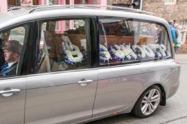 Funerariile GIGANTULUI din ”Game of Thrones”, Neil Fingleton. Actorul, găsit mort pe 25 februarie, a fost condus pe ultimul drum de sute de oameni (FOTO şi VIDEO)