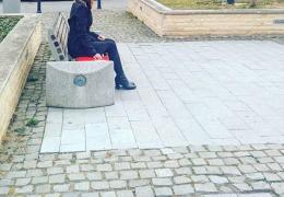 PANICĂ pe stradă, la Alba Iulia! "Dacă această fată joacă Balena Albastră?", s-au întrebat trecătorii, văzând această tânără. Poliţia a intervenit