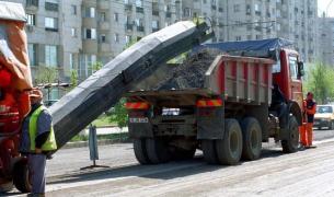 Începe nebunia! Pe ce străzi din Bucureşti SE VA CIRCULA BARĂ LA BARĂ, din cauza reparaţiilor la carosabil. Cele mai mari bulevarde sunt pe listă