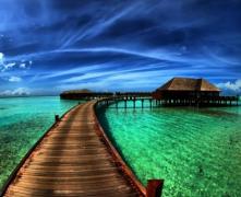 VISUL ORICUI! O companie oferă unei persoane 10.000 $ pe lună pentru a călători în lume! Ce condiţii trebuie să îndeplineşti? NU ESTE O GLUMĂ!