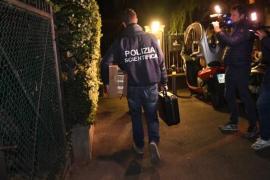 Româncă ASASINATĂ în condiții misterioase în Italia. A fost găsită cu o rană la gât. Ucigașul e vânat acum de polițiști