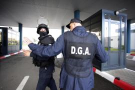 Zeci de precheziţii în România şi Spania la o reţea internaţională de contrabandă cu ţigări