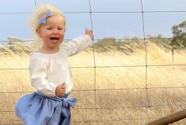 Fotografie de INFARCT. O mamă a rămas ŞOCATĂ când a descoperit ce se asundea la câţiva CENTIMETRI de fetiţa sa