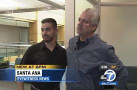 Întâlnire CUTREMURĂTOARE, după 25 de ani! Un tânăr a aflat că a fost salvat dintr-o pubelă şi a decis să pornească în căutarea salvatorului! Povestea care înmoaie inimi