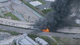 Alertă în statul american Georgia. Un incendiu violent a provocat prăbușirea parțială a unei autostrăzi