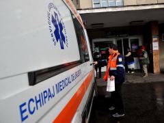 Migrantă însărcinată, transportată la spital la Arad! I s-a făcut rău când a fost prinsă la graniţă! Cum voia femeia să părăsească ROMÂNIA