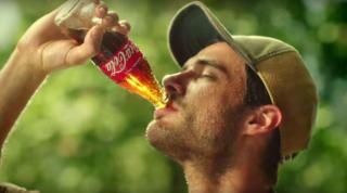 PREMIERĂ istorică: Coca-Cola a lansat prima reclamă ”gay-friendly” (VIDEO)