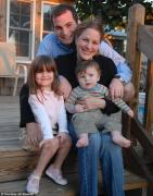 După 23 de ani de relaţie şi 17 de căsătorie, i-a mărturisit soţiei că este HOMOSEXUAL. Cum a primit femeia vestea? Deznodământul este TRAGIC