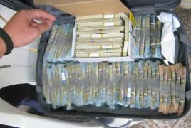 Gest de POVESTE al unui maramureșean, după ce a găsit pe stradă o GEANTĂ PLINĂ CU BANI