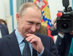 FOTO Aceasta va fi noua limuzină a lui Vladimir Putin! Imagini surprinse la testele din Suedia