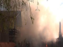 INCENDIU URIAŞ într-un cartier de case din Galaţi! Focul a distrus DOUĂ case şi ar fi fost provocat de o simplă LUMÂNARE! (VIDEO)