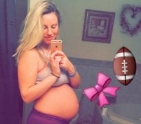 Emoţionant: O ecografie a surprins un moment de tandreţe între gemenii aflaţi în pântecul mamei FOTO