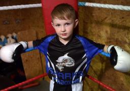 Un BĂIEŢEL şi-a cumpărat o casă şi este pe cale să devină vedetă la Hollywood, după o carieră de succes în kickboxing FOTO şi VIDEO