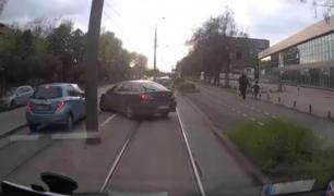 ACCIDENT SPECTACULOS la Timişoara! Doi şoferi s-au lovit în timp ce încălcau, ambii, regulile de circulaţie (VIDEO)