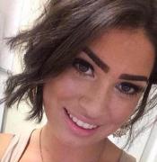 O adolescentă de 18 ani a fost TERORIZATĂ de iubitul ei, care a vrut să o OBLIGE să îl ia de soţ