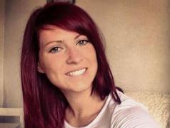 Şi-a scos rochia de mireasă la vânzare pe Facebook, după ce şi-a părăsit iubitul. Anunţul a devenit viral pe internet