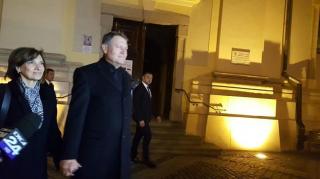 Klaus Iohannis şi soţia sa participă la slujba de Înviere de la Biserica Romano-Catolică ”Sfânta Treime” din Sibiu
