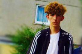 CUMPLIT: Un adolescent a MURIT, în timp ce se afla în oraş cu prietenii