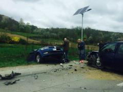 ACCIDENT GROAZNIC, cu 7 victime, în urmă cu puţin timp! Ambulanţele şi pompierii intervin în forţă pe un drum din Bacău. IMAGINI ŞOCANTE