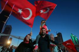 Paradă triumfală la Ankara. Preşedintele turc a serbat victoria obţinută la referendum  FOTO şi VIDEO