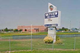 Avertisment SINISTRU pe zidurile unui şcoli: "Dacă vreţi să supravieţuiţi, rămâneţi acasă"