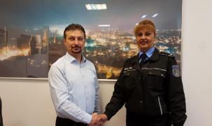 O poliţistă a găsit 1.700 de lei într-un bancomat din Hunedoara. Păgubitul nu a dat, încă, niciun semn