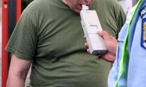 Groază pe centură, la Alba. Şofer de CAMION prins MORT DE BEAT la volan. Avea o alcoolemie de 2,25 la mie!