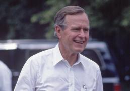 Fostul preşedinte american George Bush Sr, internat pentru a doua oară în acest an