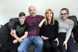 EMOŢIONANT: Un bărbat DONEAZĂ un rinichi unui STRĂIN, pentru a SALVA VIAŢA soţiei sale