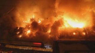 MOARTE CUMPLITĂ pentru trei copii din Bacău! Micuţii au ARS DE VII, în această dimineaţă, după ce casa în care se aflau a luat foc. IMAGINI DRAMATICE