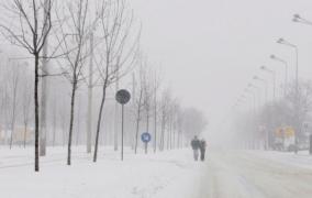 Peste 80 de localităţi din Moldova, în continuare FĂRĂ CURENT ELECTRIC din cauza VISCOLULUI și a NINSORII