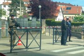 Risc major de ATENTAT TERORIST în primul tur pentru Palatul Elysee. O secţie de vot din Besancon, EVACUATĂ (VIDEO)