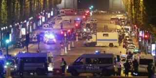 Mărturie CUTREMURĂTOARE a partenerului poliţistului UCIS în ATENTATUL de pe Champs-Elysées. "O voce mi-a şoptit că erai tu..."