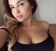 Apariţie INCENDIARĂ! "Kim Kardashian de Rusia" face furori pe Internet. Cum a apărut tânăra care spune că arată mai bine decât vedeta americană