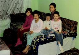 În sfârşit şi-au găsit liniştea! După ani de suferinţă şi durere, cinci surori din România au primit un ajutor neaşteptat, dar nu de la români