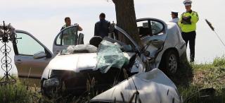 TRAGEDIE ÎN DRUM SPRE BUZĂU! O tânără a murit sub ochii fiicei ei de 7 ani! Maşina s-a făcut praf, mama se grăbea, să nu întârzie la serviciu