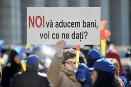 Cât vor câştiga medicii, profesorii, militarii sau procurorii. Dezvăluiri de ULTIMĂ ORĂ despre GRILA SALARIILOR din România pentru următorii 5 ani