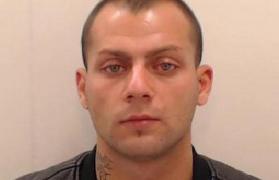 TEROARE la un salon de masaj: Un român gelos a BĂTUT un bărbat, şi-a AGRESAT iubita şi A DEVASTAT locul de muncă al acesteia