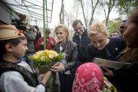 Gabriela Firea, ACUZATĂ că se foloseşte de BALENA ALBASTRĂ pentru a-şi promova imaginea: "Se dă amploare unui fenomen marginal" (FOTO)