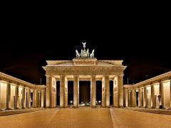 SCANDAL la Berlin, după ce Poarta Brandenburg NU a fost luminată în culorile steagului rus, în semn de solidaritate cu Sankt Petersburg