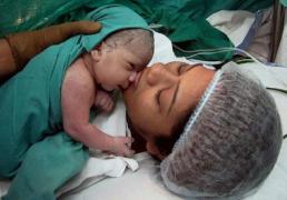 A SFIDAT MOARTEA! Un nou născut declarat mort a început să RESPIRE cu puţin timp înainte de a fi ÎNMORMÂNTAT