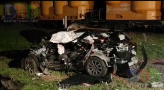 ACCIDENT ÎNFIORĂTOR la Constanţa! Un bărbat a fost tăiat în două, după ce maşina pe care o conducea a fost lovită de tren (VIDEO)