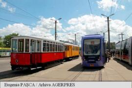 Tramvaiul de epocă din Oradea face, astăzi, PRIMA cursă. Orădenii cu nume de flori  vor circula GRATIS cu el