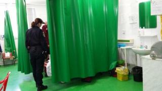 SCANDAL MONSTRU la Spitalul de Urgenţă Galaţi. O asistentă a fost BĂTUTĂ de un bătrân BEAT CRIŢĂ