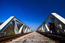 SELFIE mortal! Adolescentul electrocutat pe podul de cale ferată din Herastrau a murit, după o lună de chinuri. Avea arsuri pe aproape tot corpul