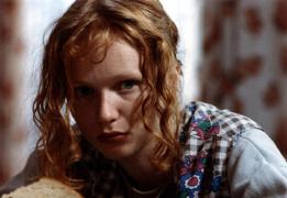 Dornice să scape de sărăcie, tinerele din Europa de Est cad în plasa traficanţilor de carne vie. Ororile la care sunt supuse sunt greu de imaginat