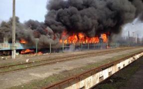Vagon ÎN FLĂCĂRI, în zona staţiei Barasab. Traficul feroviar a fost RESTRICŢIONAT