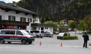 Criză cu ostatici în Austria! Indivizi înarmaţi au atacat o bancă